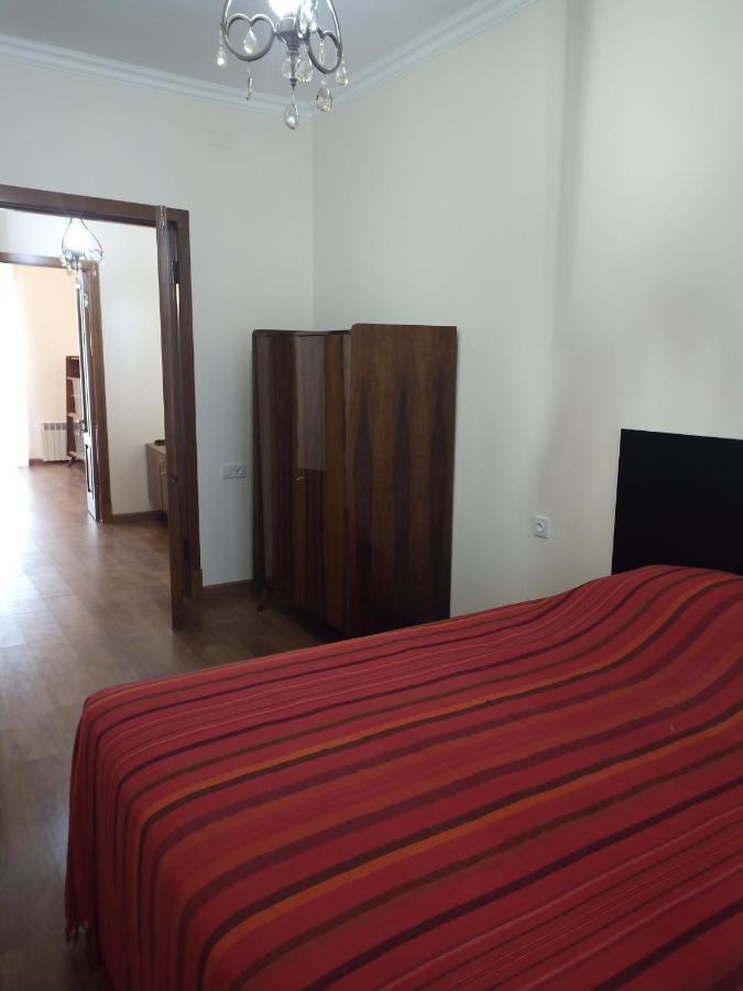Spacious One Bedroom Apartment In The City Centre Jerevan Eksteriør bilde